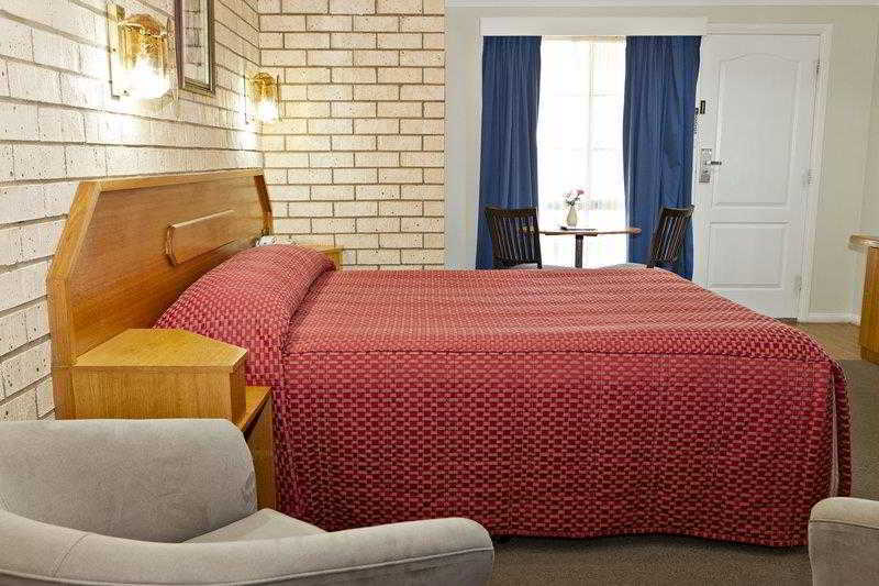 Hilltops Retreat Motor Inn Young Cameră foto